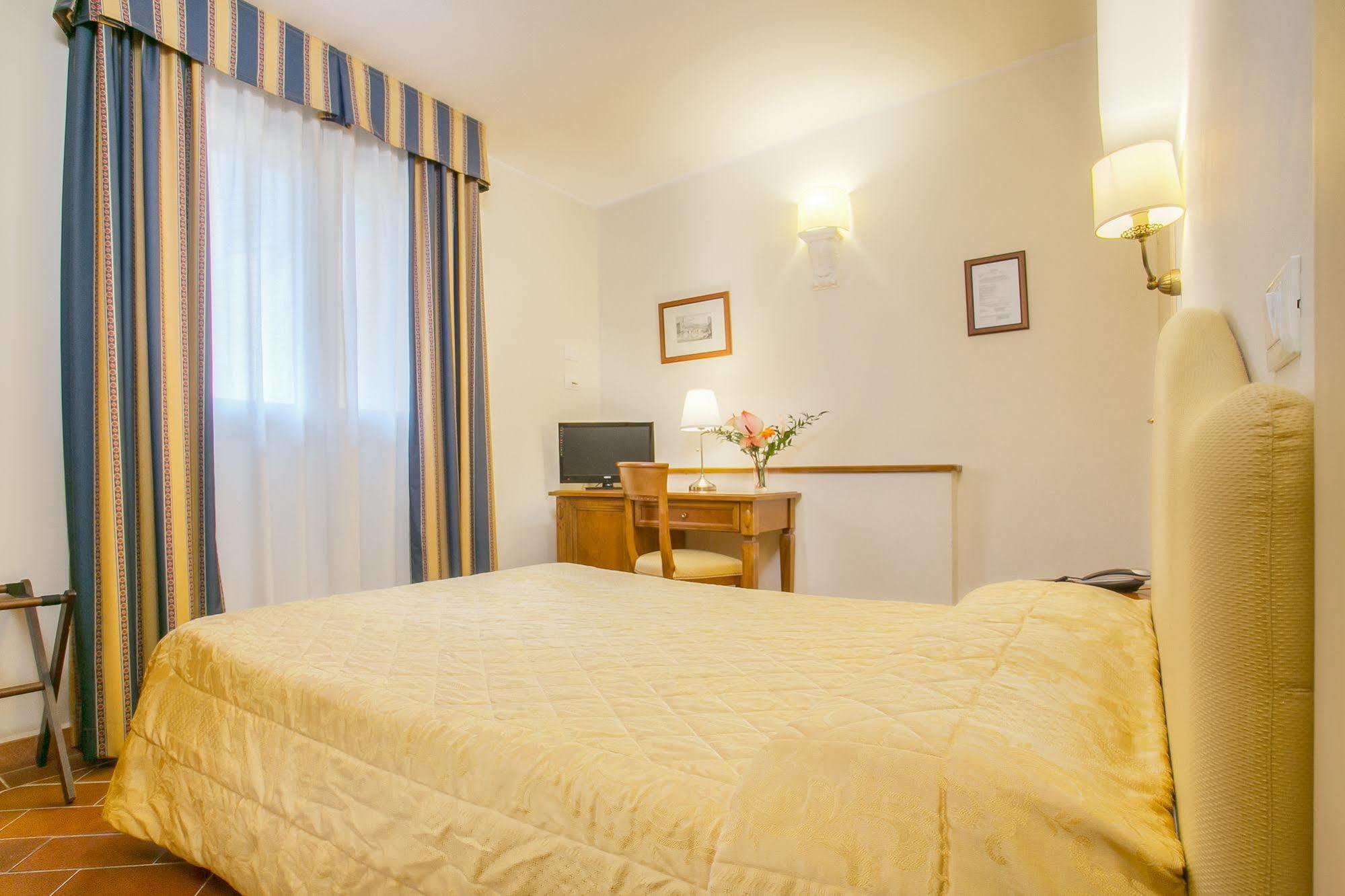 Hotel Bretagna Heritage - Alfieri Collezione فلورنس المظهر الخارجي الصورة